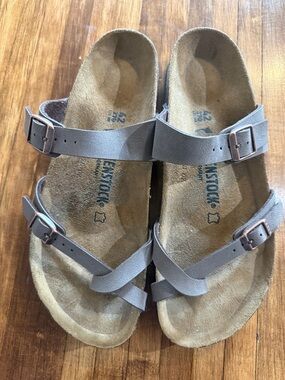 Birkenstock mayari leather unisex Sz 42 NWOT